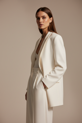 Soft Ivory White – Three-Quarter Editorial