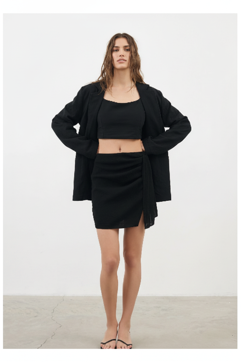 Matte Black – Front Full-Body